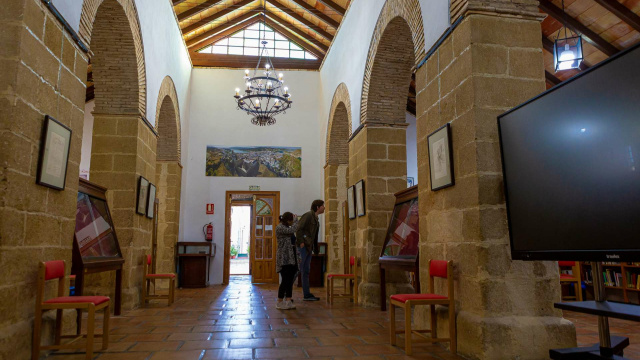 Biblioteca Pública Municipal Julio Burell (Antiguo pósito)