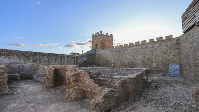 Castillo de Iznájar Hisn-Ashar