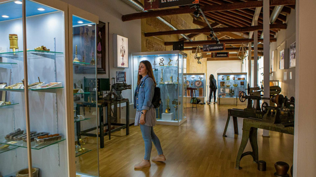 Exposición permanente de la Artesanía Velonera Lucentina – Casa de los Mora