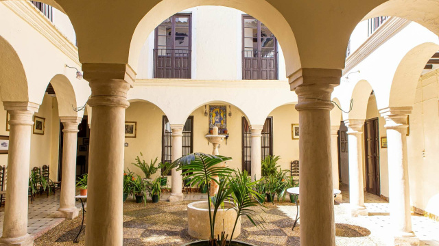 CASTILLO, PALACIOS Y CASAS SOLARIEGAS