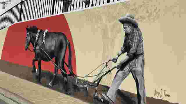 Mural Arando la tierra